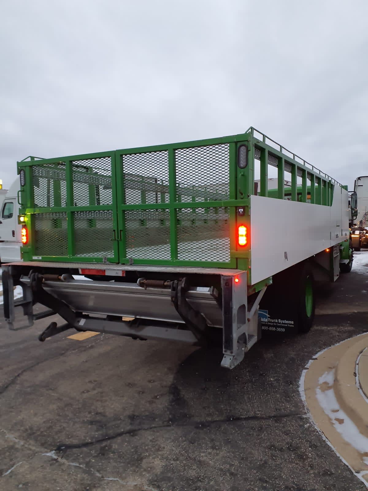 2019 Freightliner/Mercedes M2 106 876689