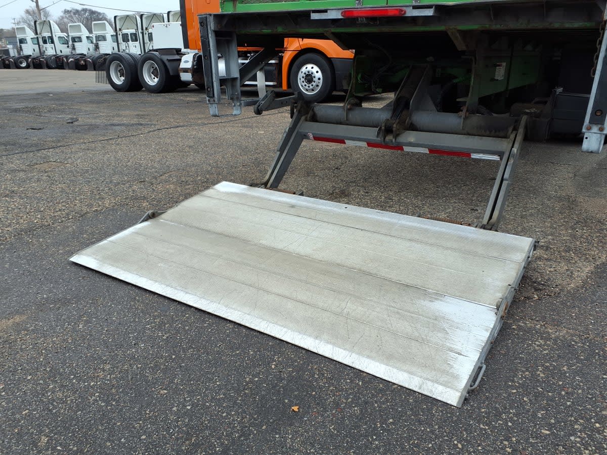 2019 Freightliner/Mercedes M2 106 876694