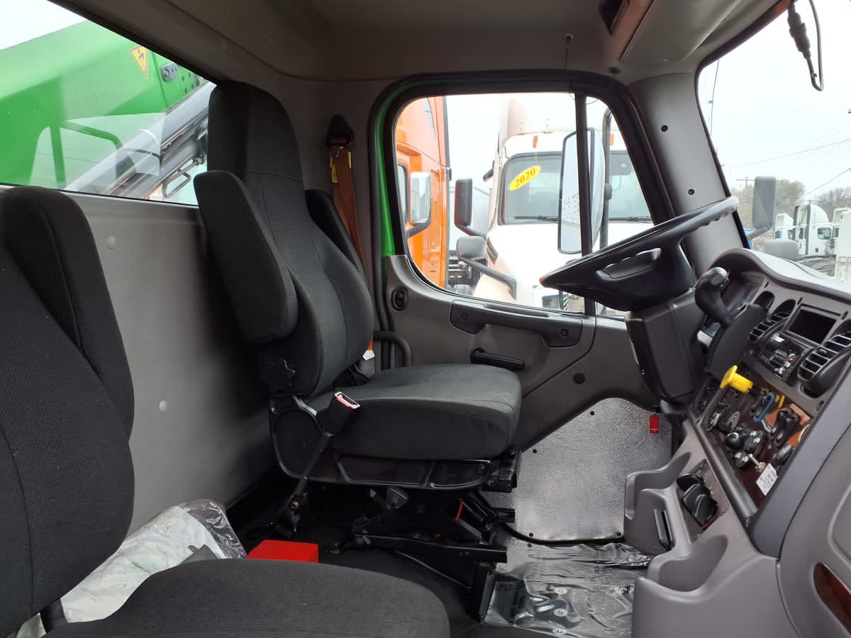 2019 Freightliner/Mercedes M2 106 876694