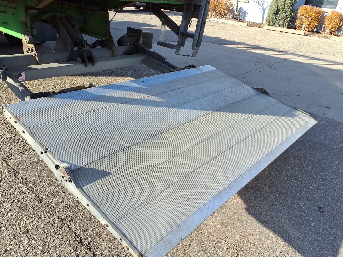 2019 Freightliner/Mercedes M2 106 876695