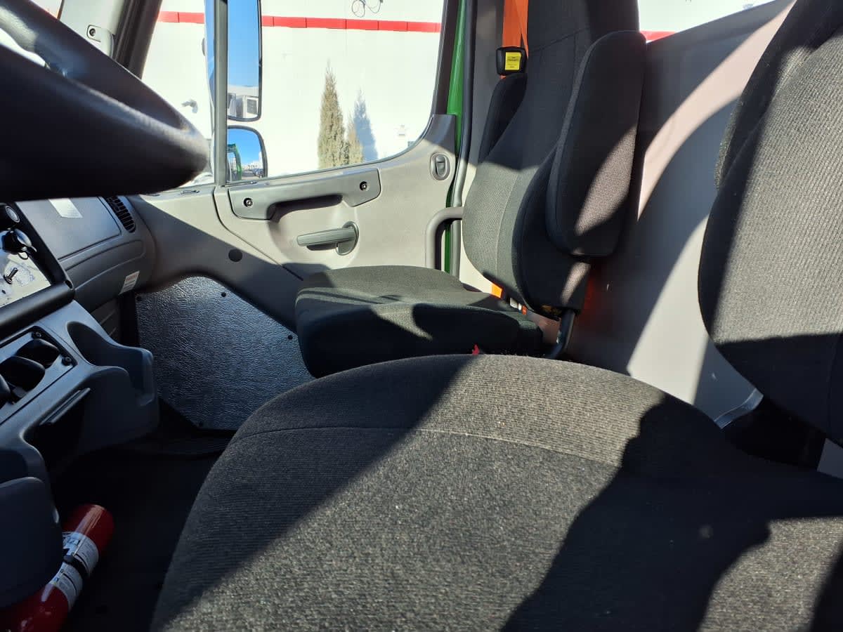 2019 Freightliner/Mercedes M2 106 876695