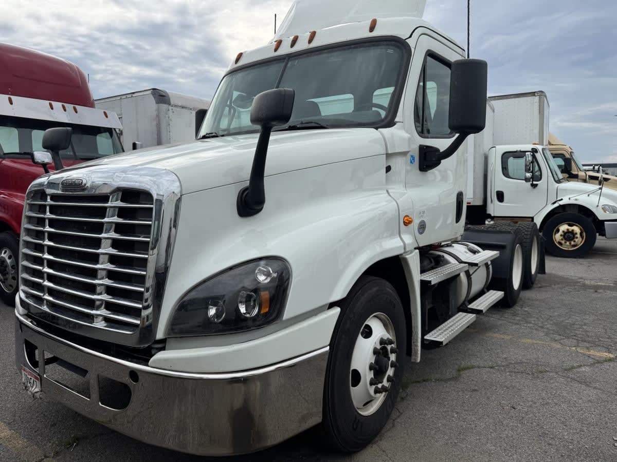 2019 Freightliner - image 1