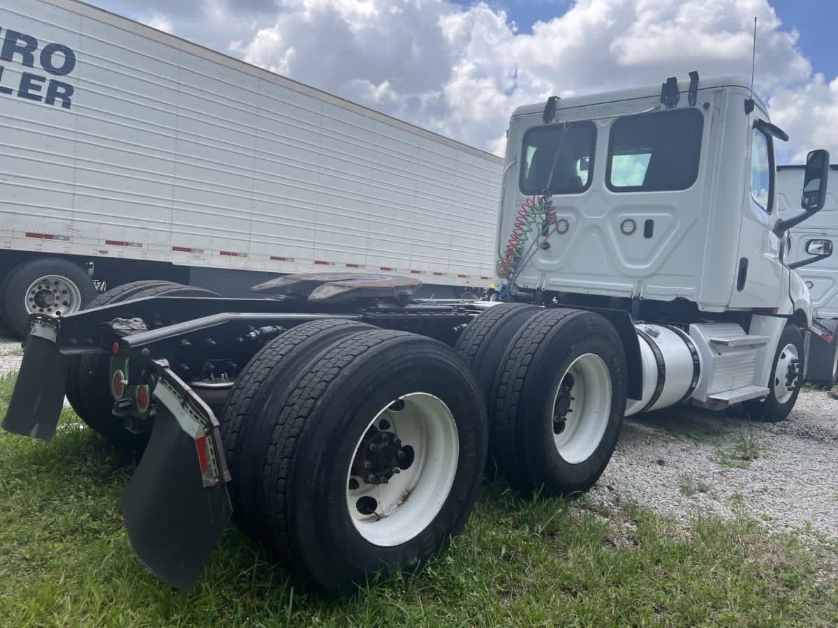 2019 Freightliner - image 4