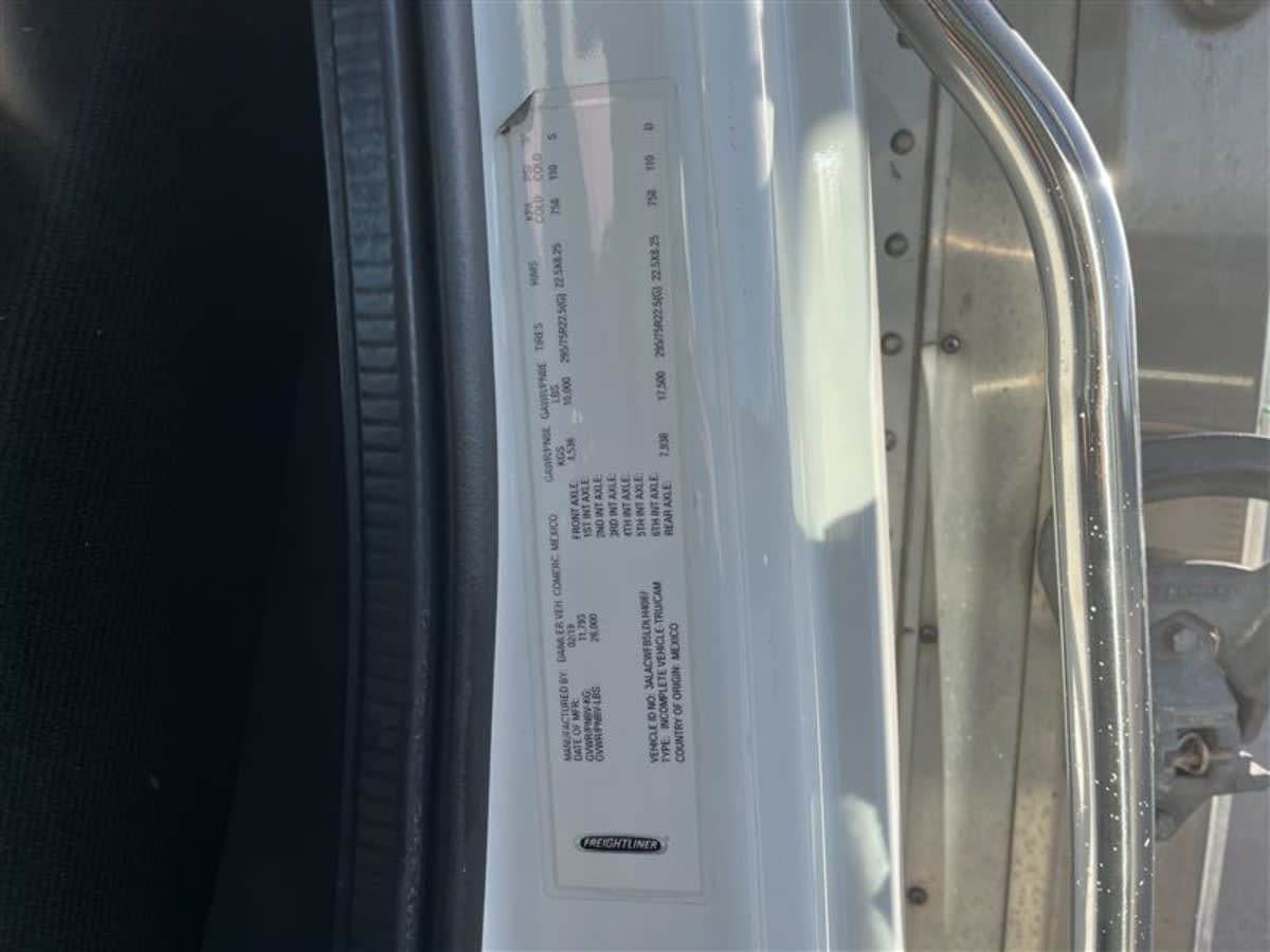 2020 Freightliner M2 106 876811