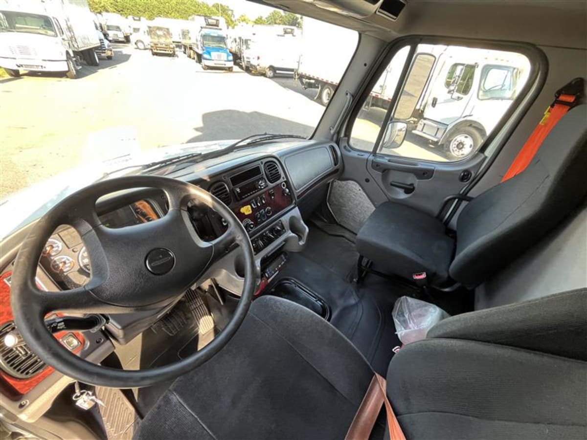 2020 Freightliner M2 106 876811