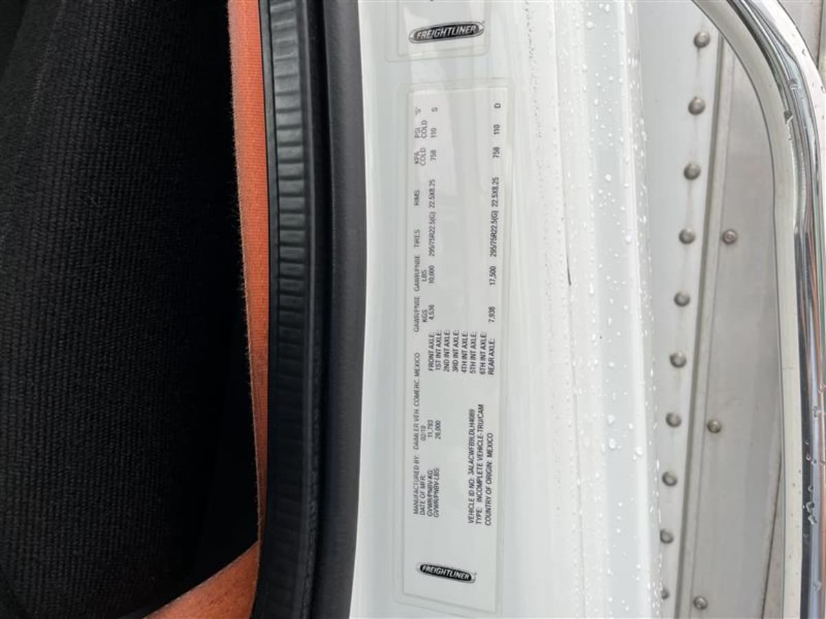 2020 Freightliner M2 106 876813