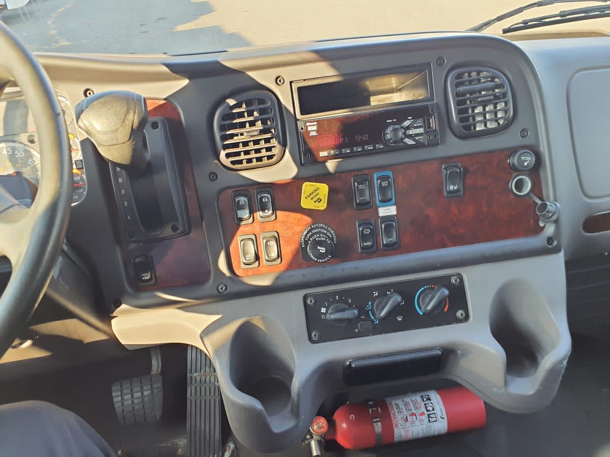 2019 Freightliner M2 106 876821