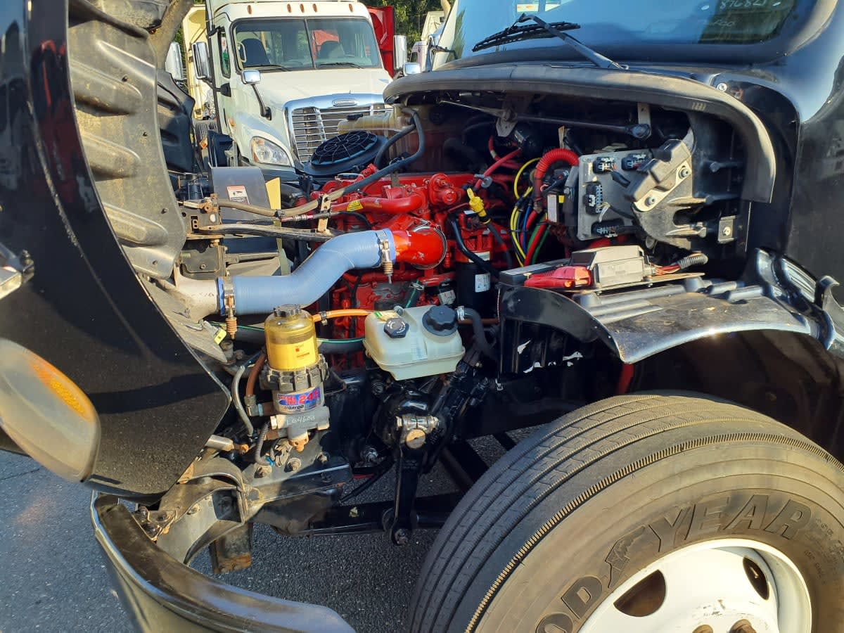 2019 Freightliner M2 106 876821