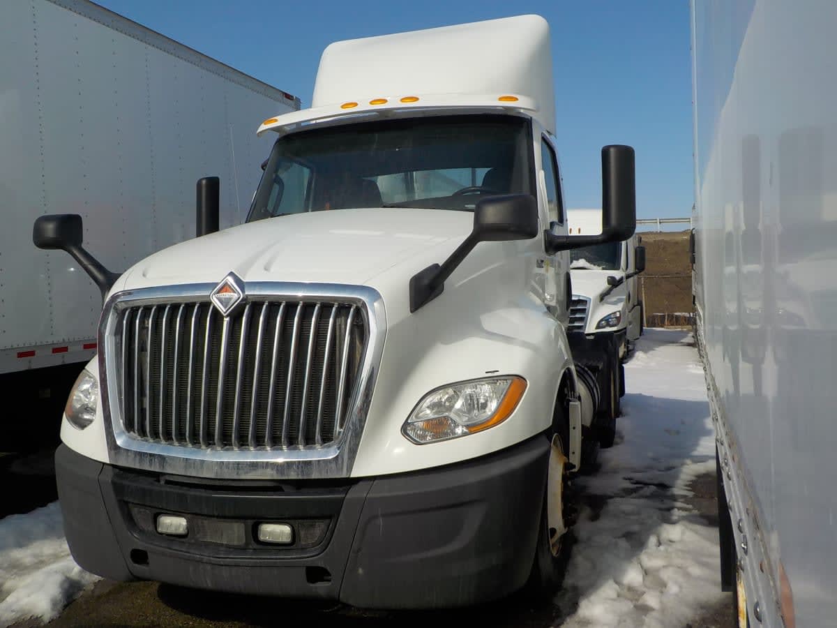 2019 Navistar International LT625 DAYCAB T/A 876834