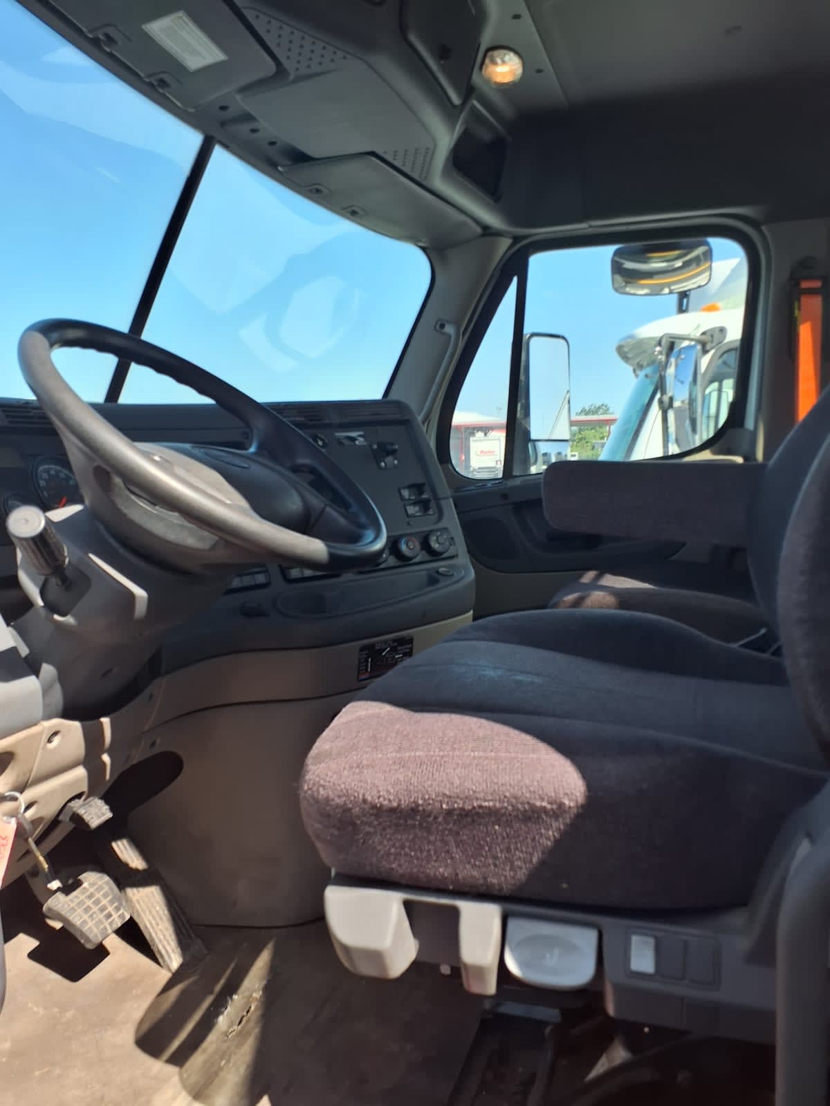 2019 Freightliner - image 7