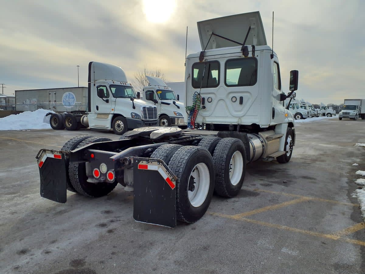 2020 Freightliner/Mercedes CASCADIA 125 876925