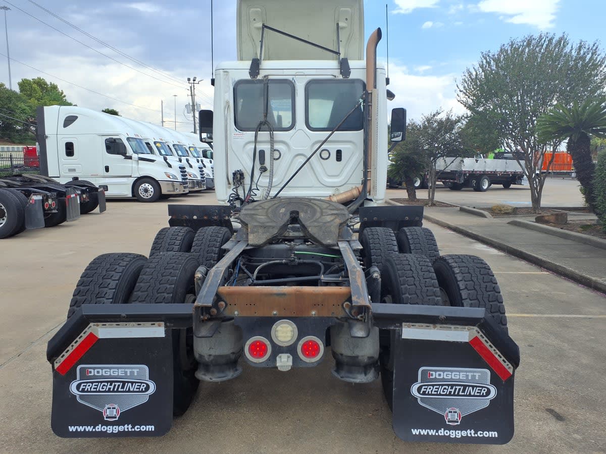 2019 Freightliner Cascadia in Houston, TX — photo 5