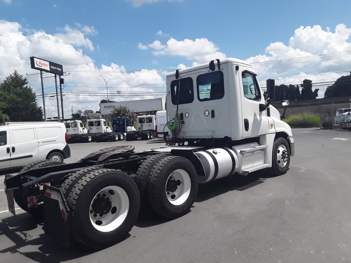 2020 Freightliner Cascadia in Charlotte, NC — photo 8