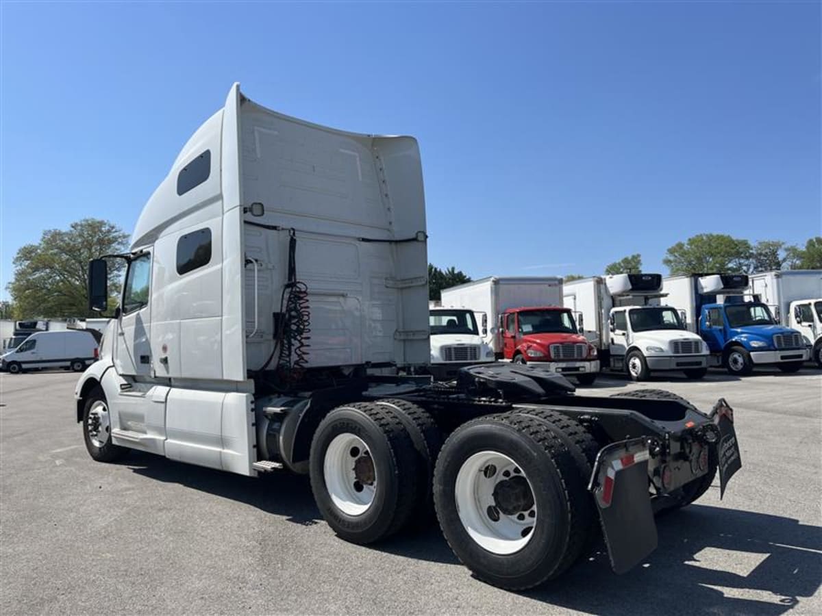 2019 Volvo VNL64T-760 877047