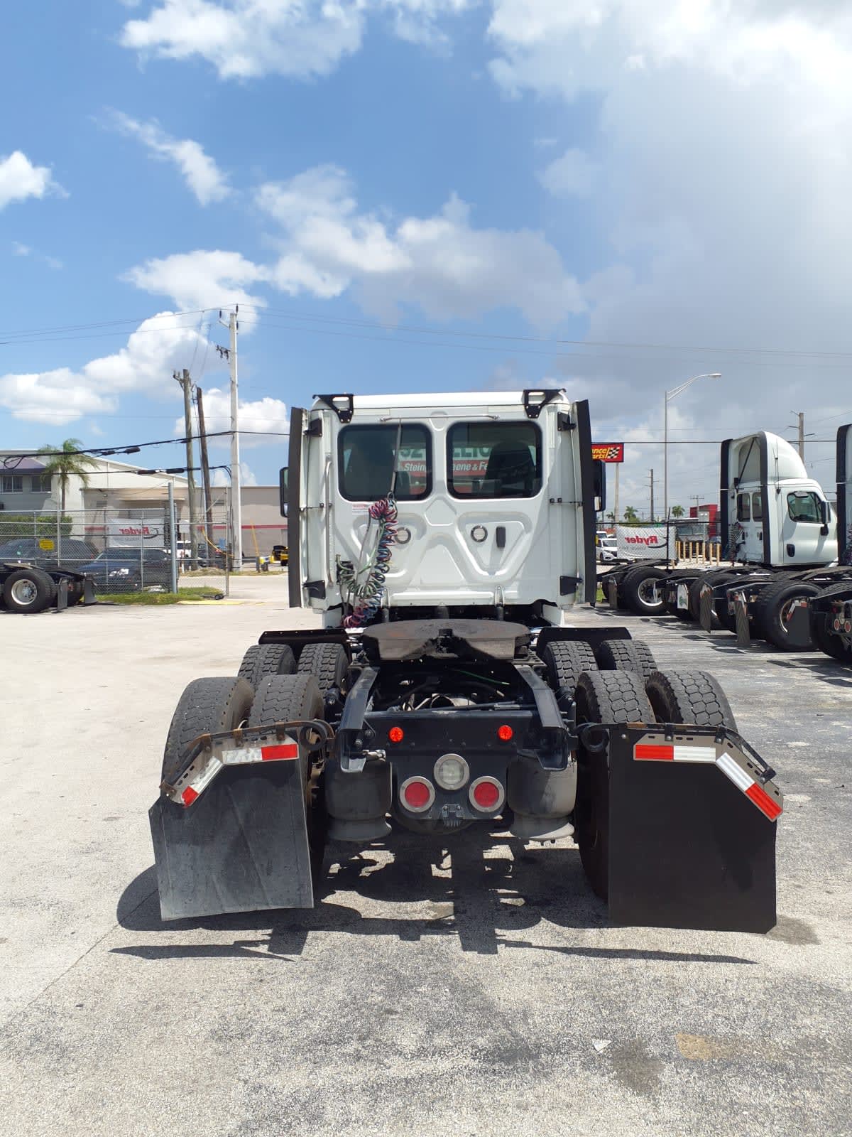 2020 Freightliner CASCADIA 125 877272