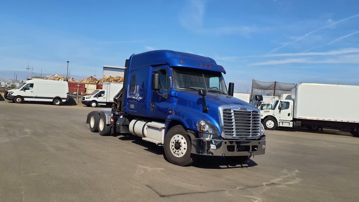 2020 Freightliner Cascadia in Tacoma, WA — photo 3