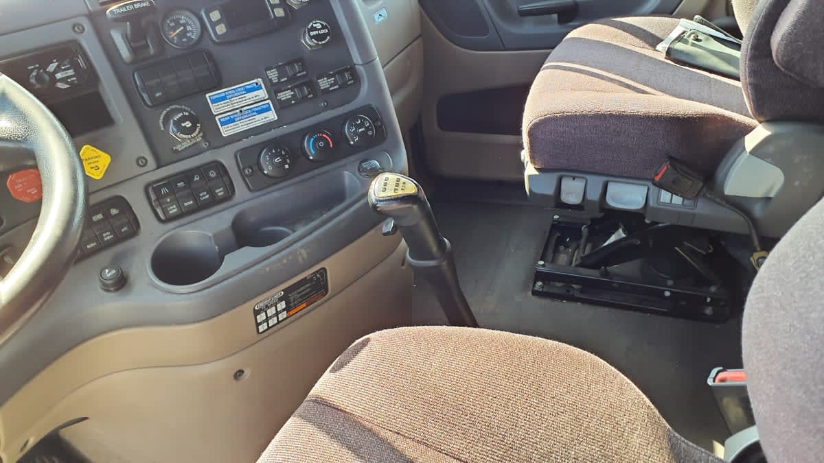 2020 Freightliner Cascadia in Tacoma, WA — photo 7