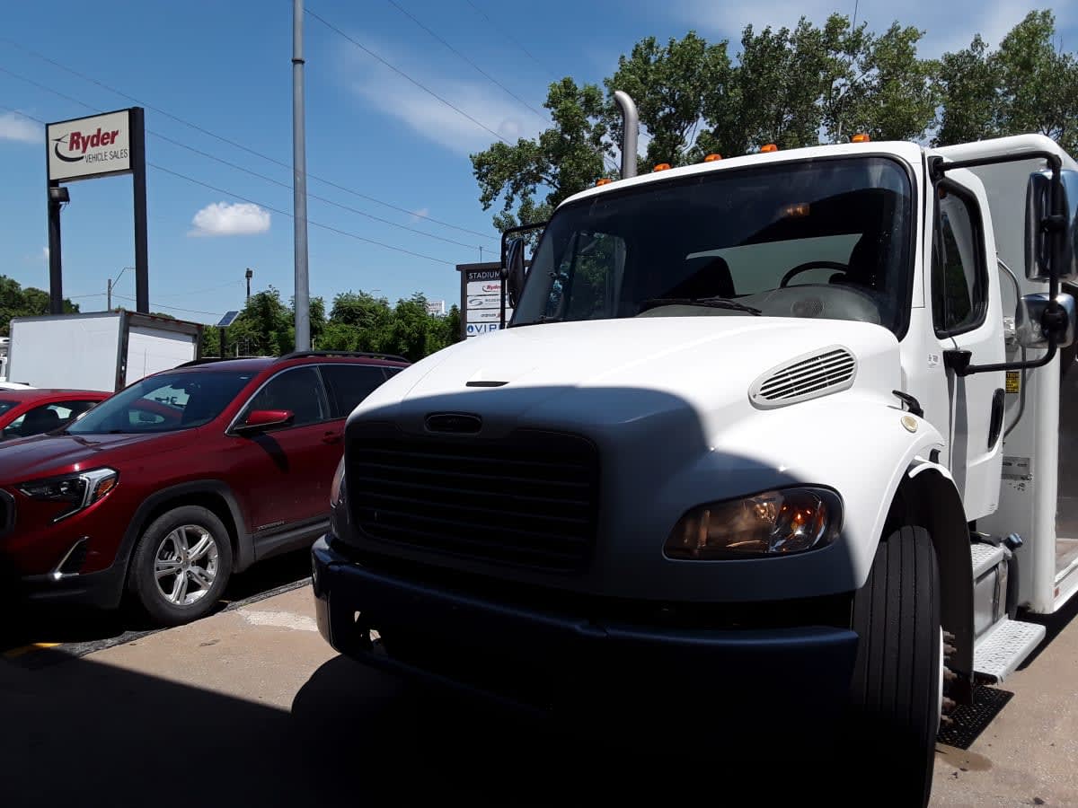 2019 Freightliner/Mercedes M2 106 877358 2019 Freightliner/Mercedes M2 106 877358
