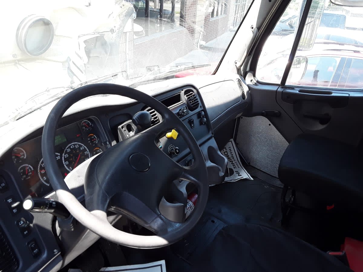 2019 Freightliner/Mercedes M2 106 877358