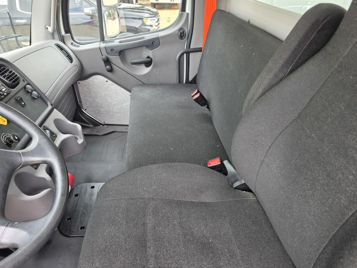 2019 Freightliner/Mercedes M2 106 877363