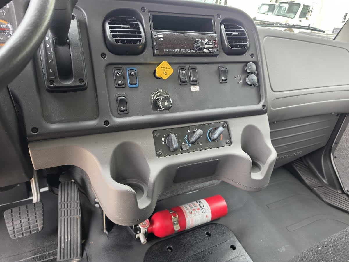 2019 Freightliner/Mercedes M2 106 877363