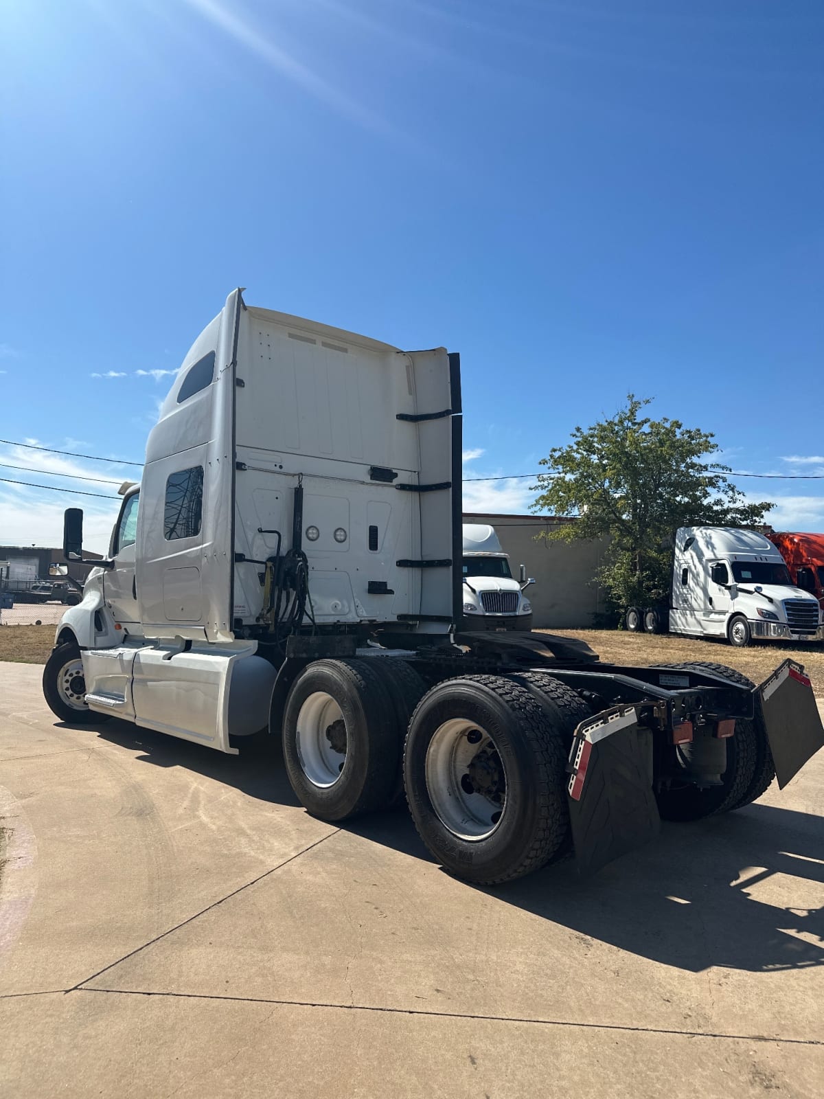 2019 Navistar International LT625 SLPR CAB 877440