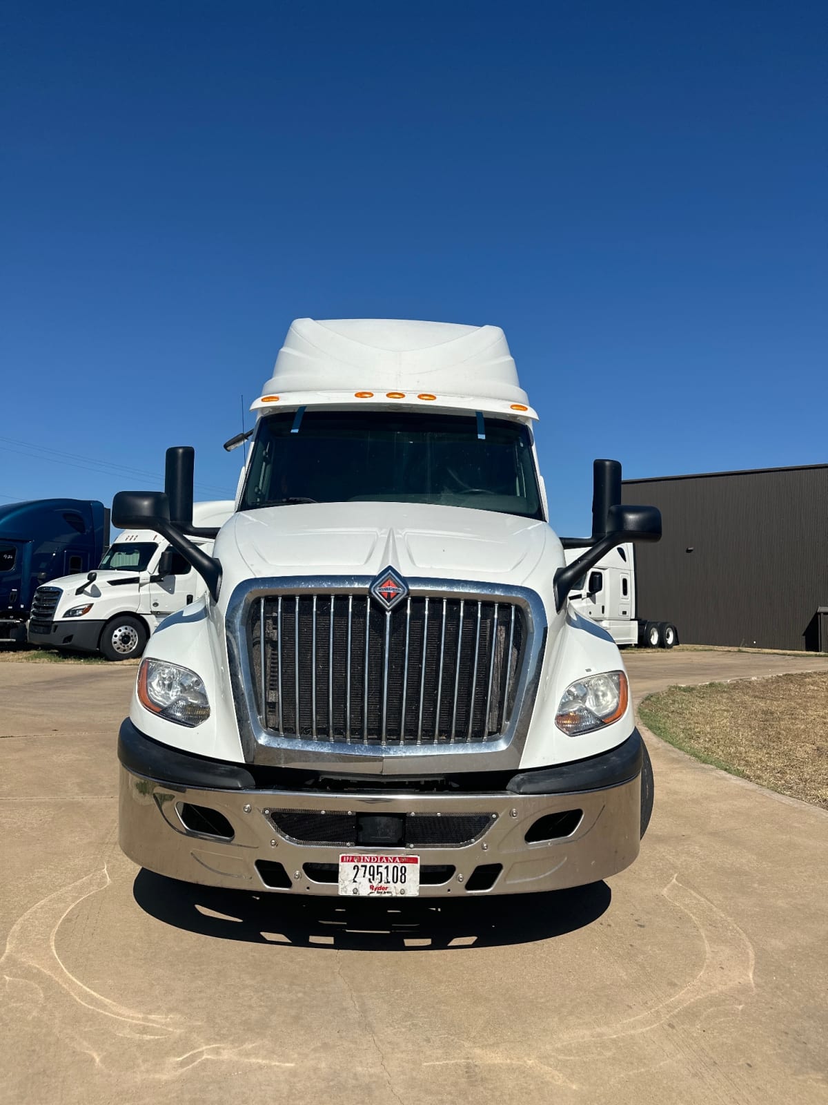 2019 Navistar International LT625 SLPR CAB 877440