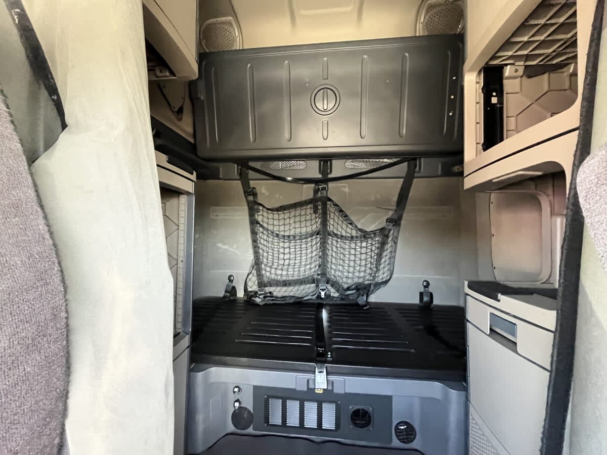 2019 Freightliner - image 8