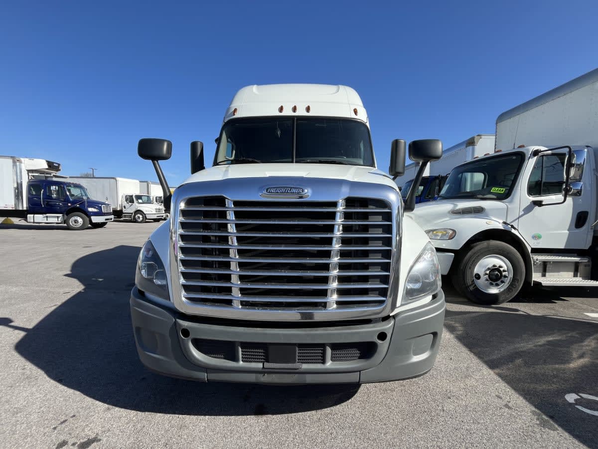 2019 Freightliner - image 2