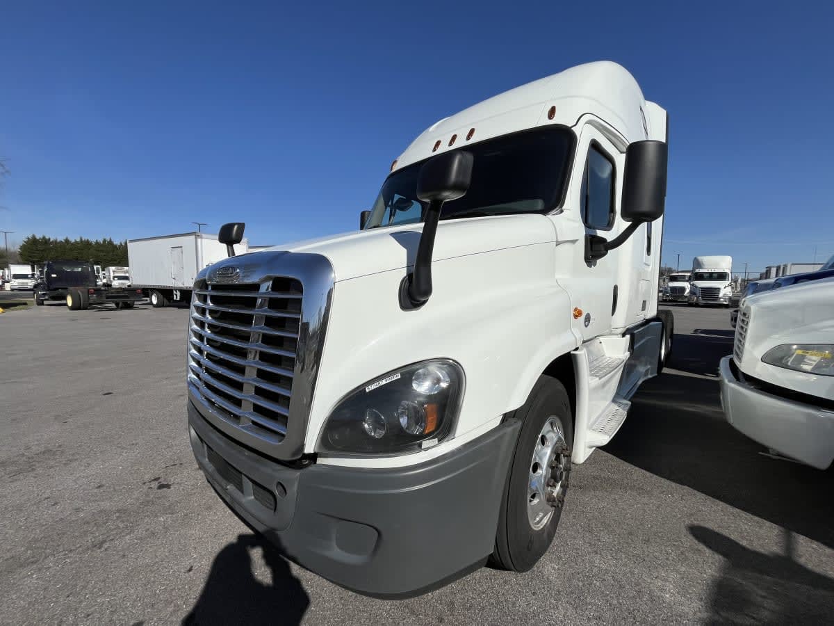 2019 Freightliner - image 1