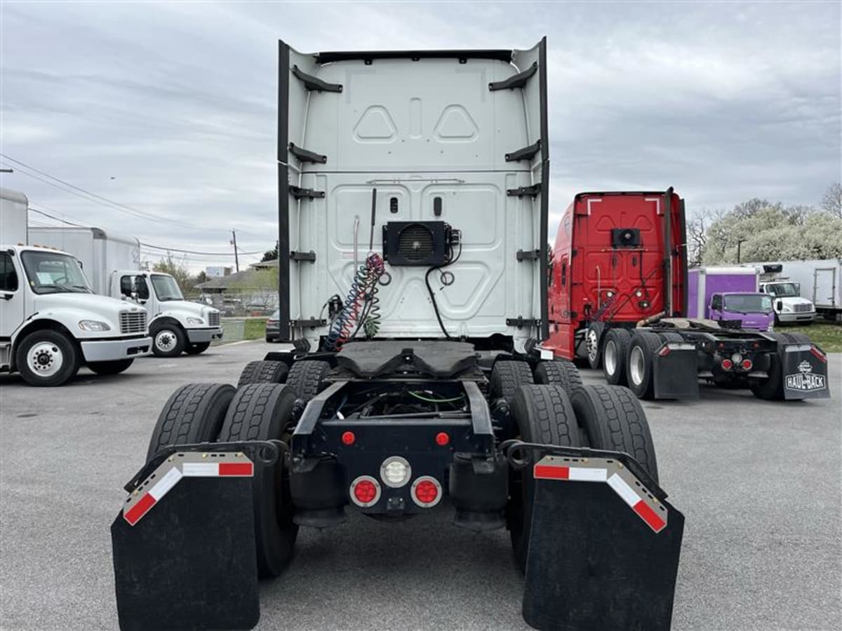 2019 Freightliner - image 5