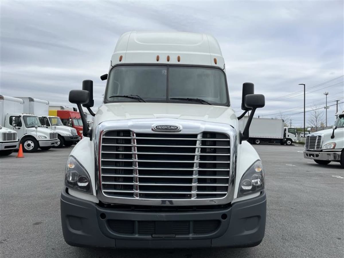 2019 Freightliner - image 2