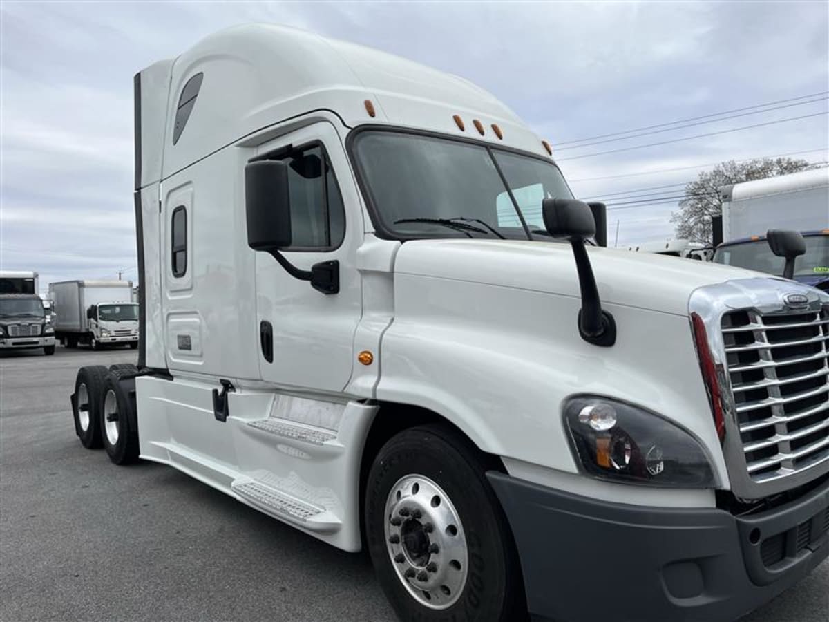 2019 Freightliner - image 3