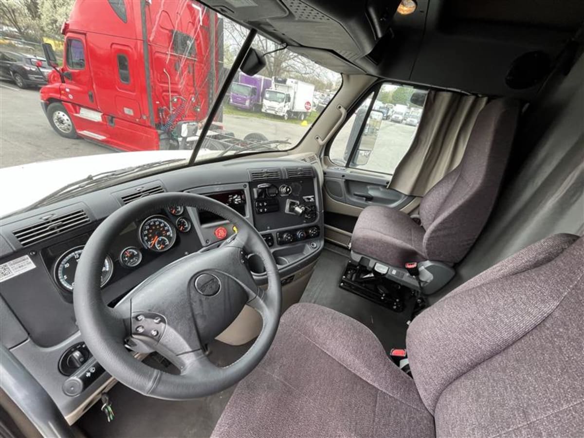 2019 Freightliner - image 7