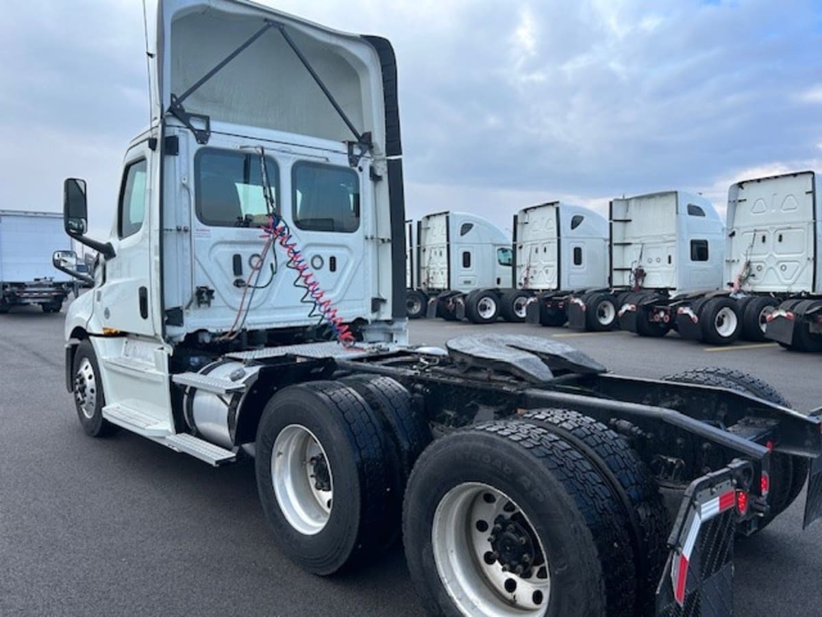 2020 Freightliner/Mercedes NEW CASCADIA PX12664 877558