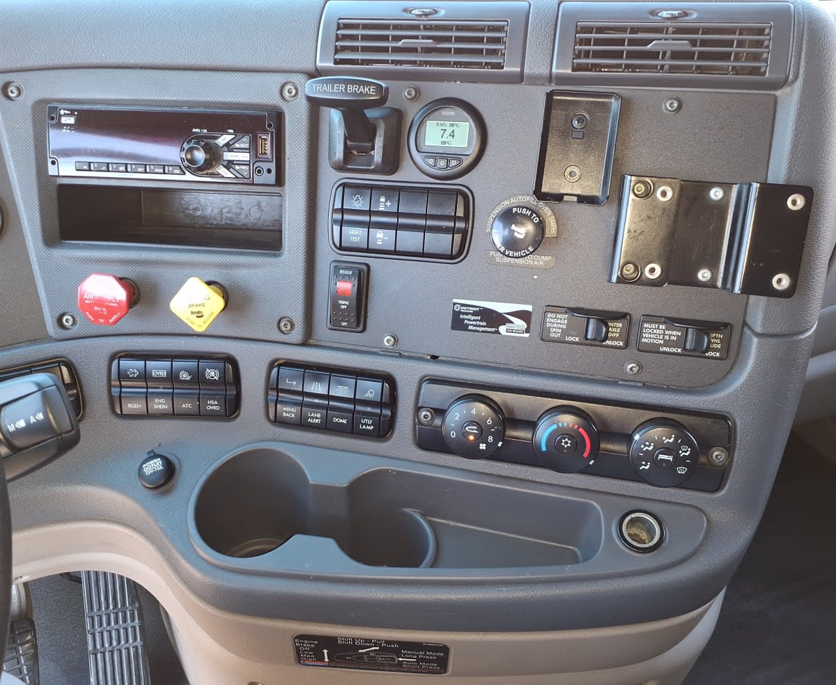 2020 Freightliner/Mercedes CASCADIA 125 877564