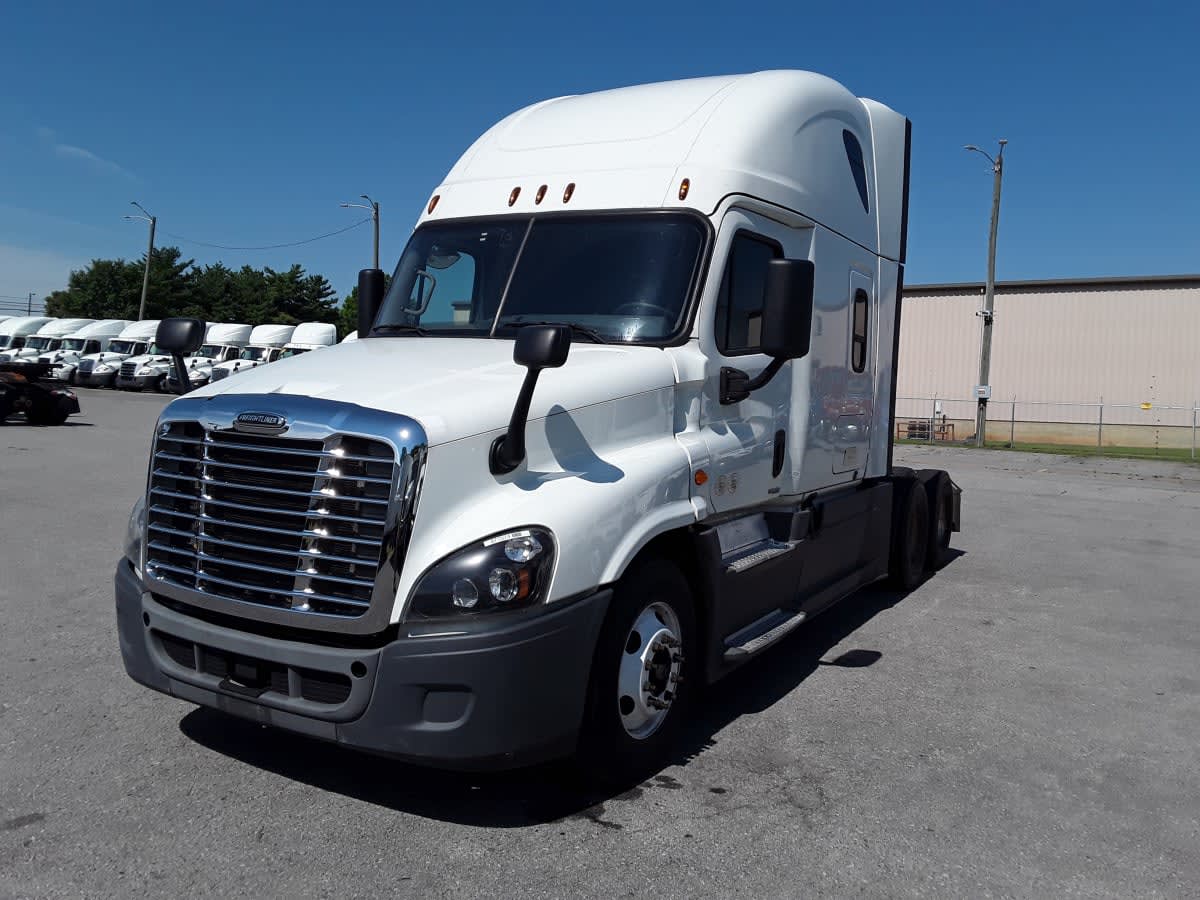 2020 Freightliner Cascadia in La Vergne, TN