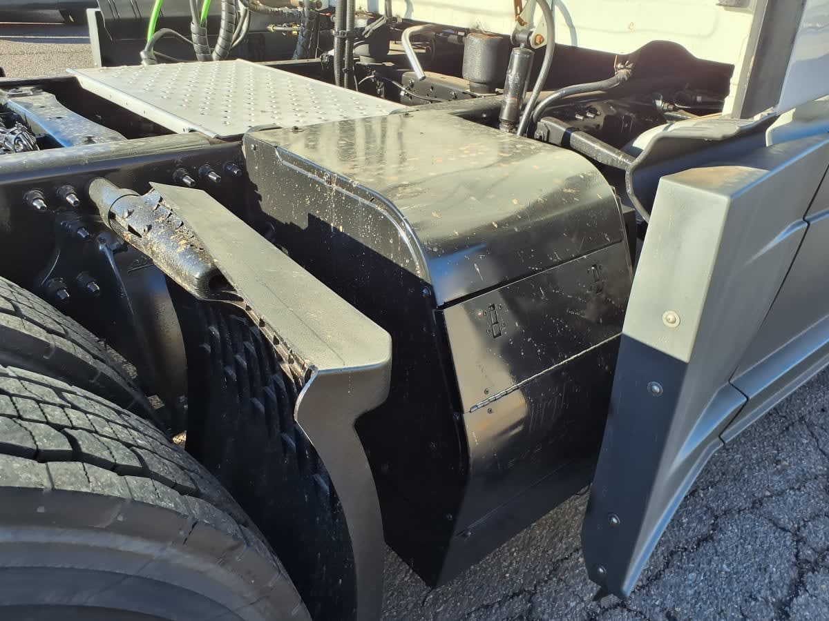 2020 Freightliner/Mercedes CASCADIA 125 877579