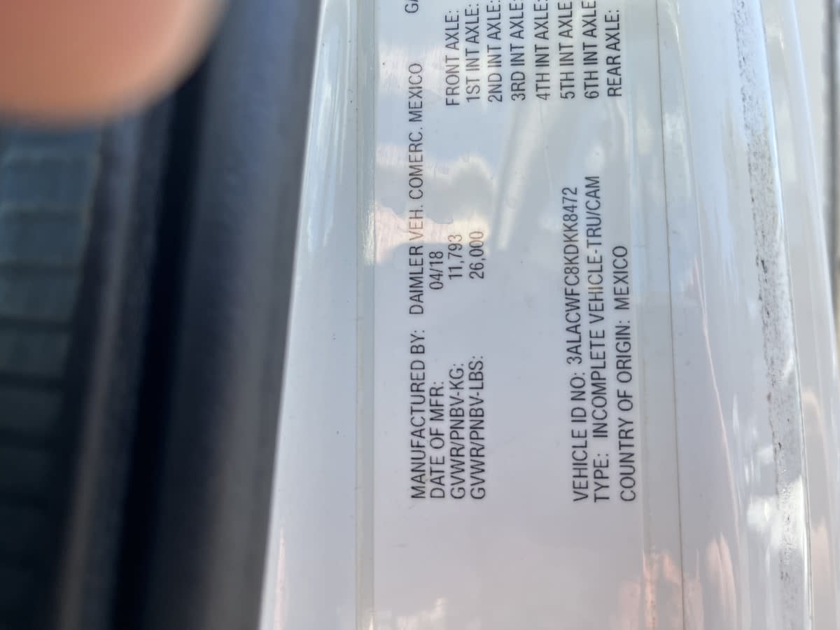 2019 Freightliner M2 106 877580