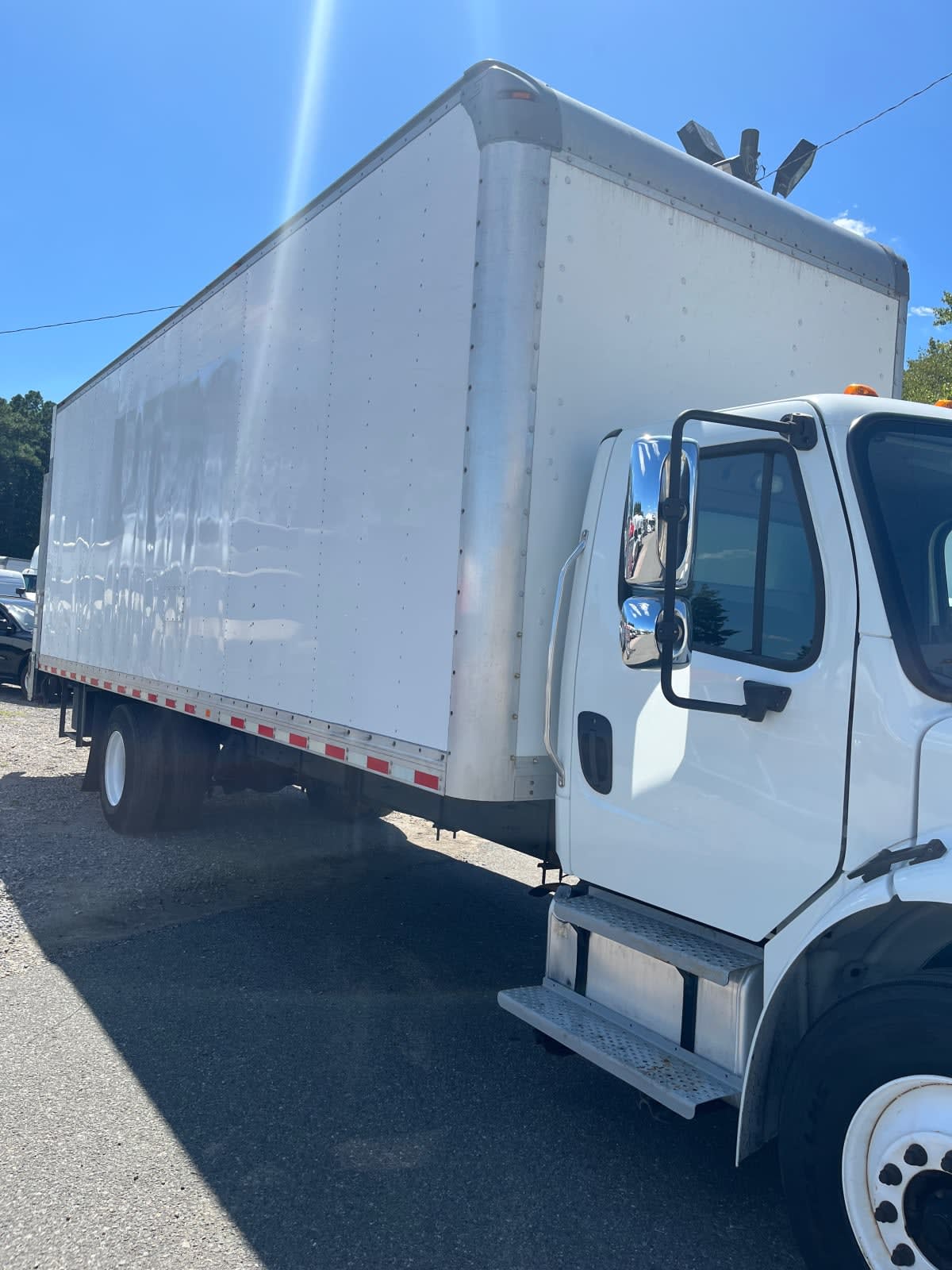 2019 Freightliner M2 106 877580