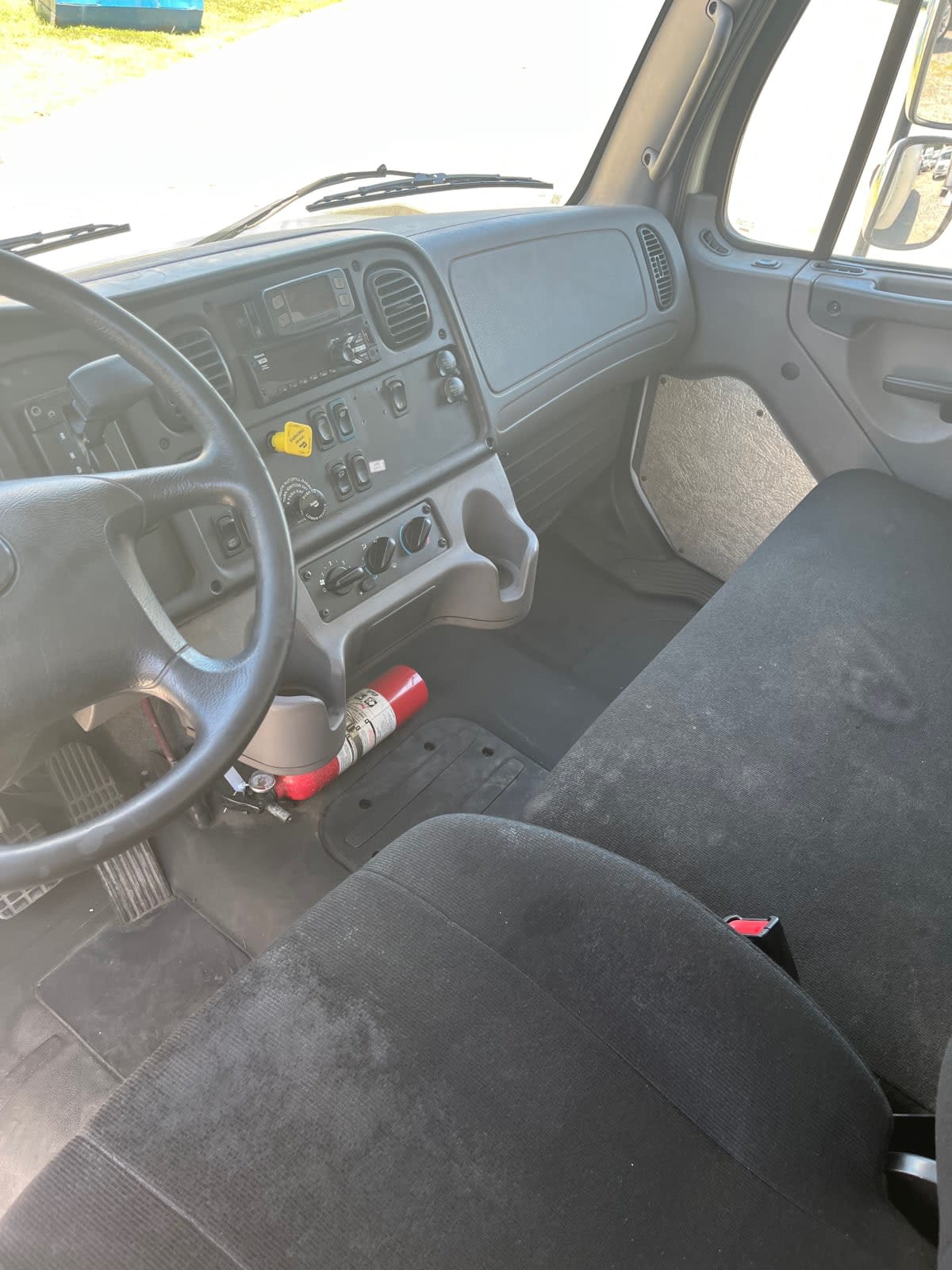 2019 Freightliner M2 106 877580