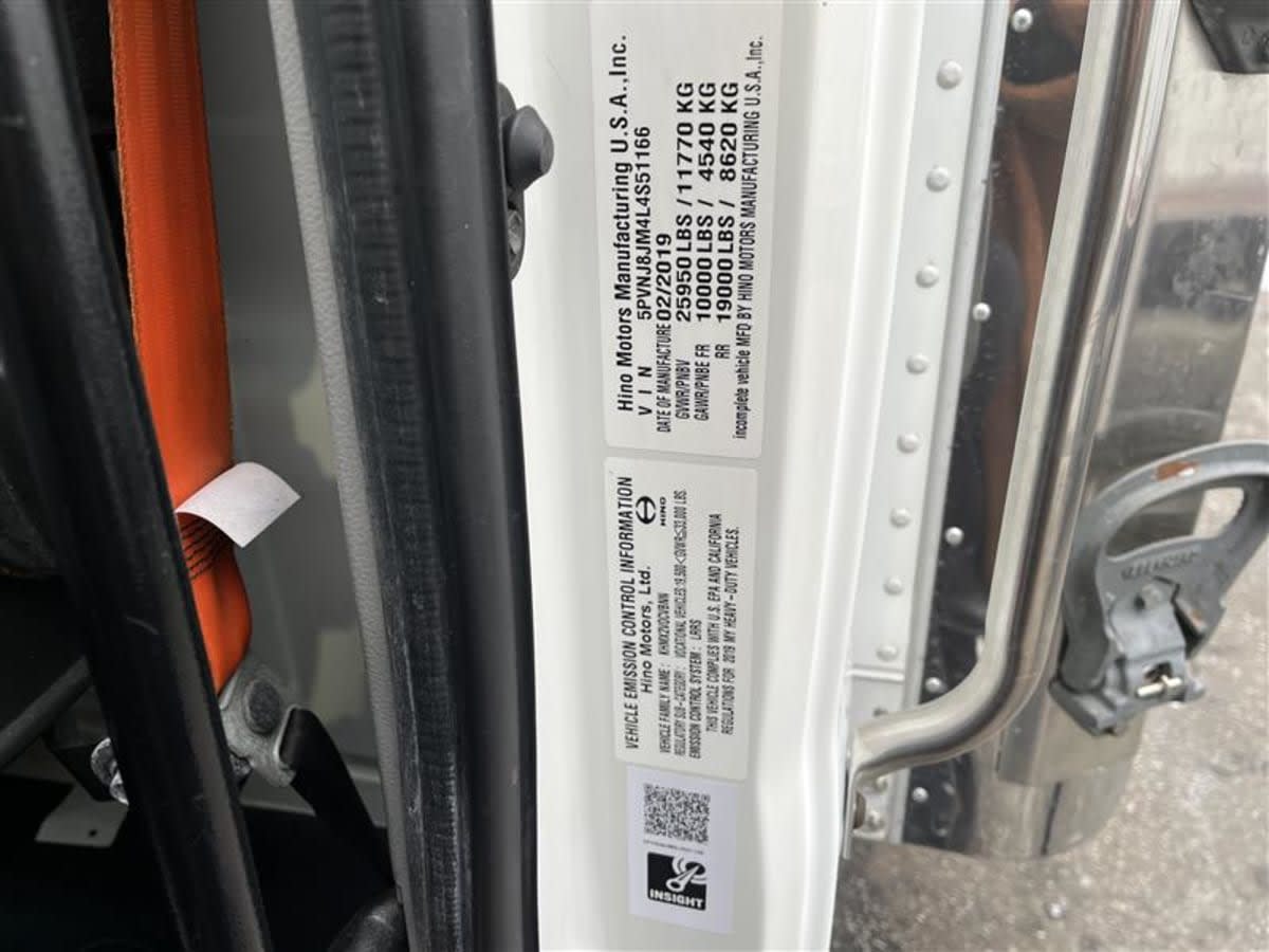 2020 Hino HINO 268 877622