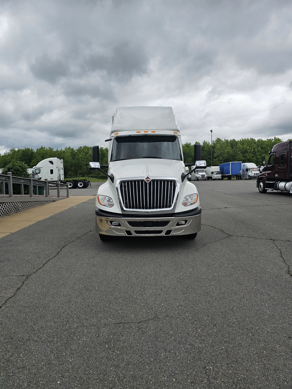 2019 Navistar International LT625 SLPR CAB 877628