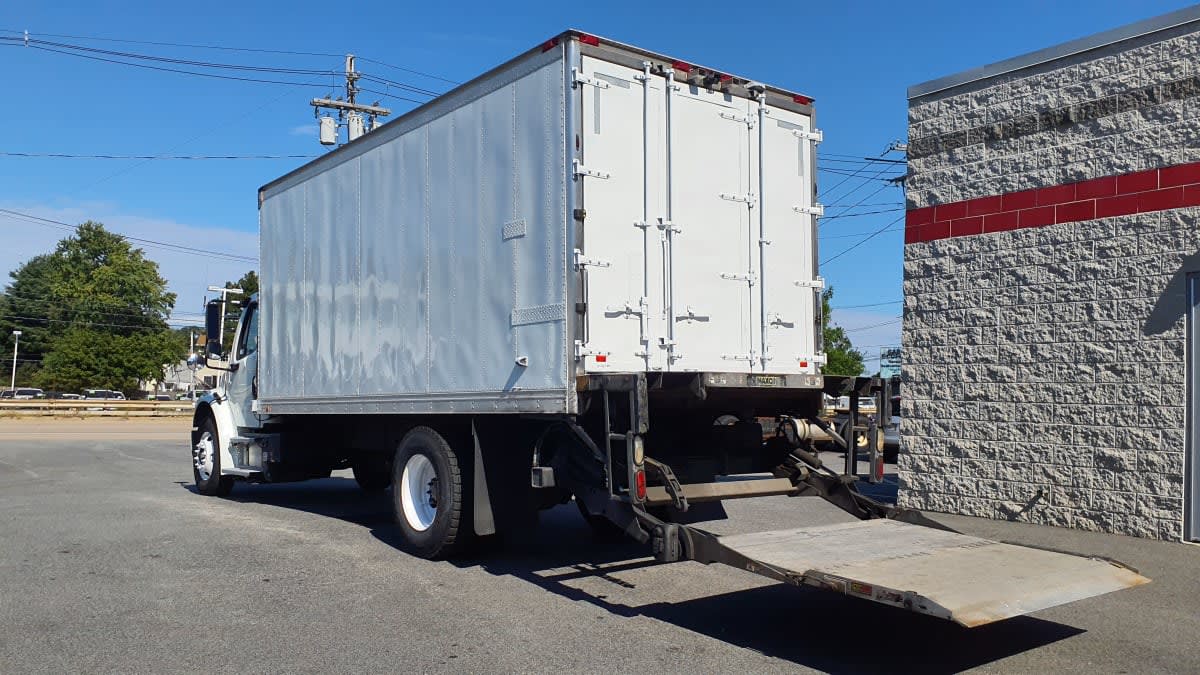 2019 Freightliner/Mercedes M2 106 877667
