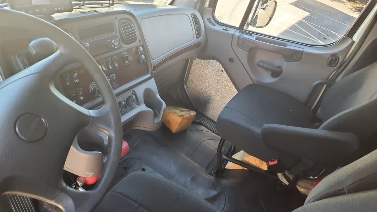 2019 Freightliner/Mercedes M2 106 877667