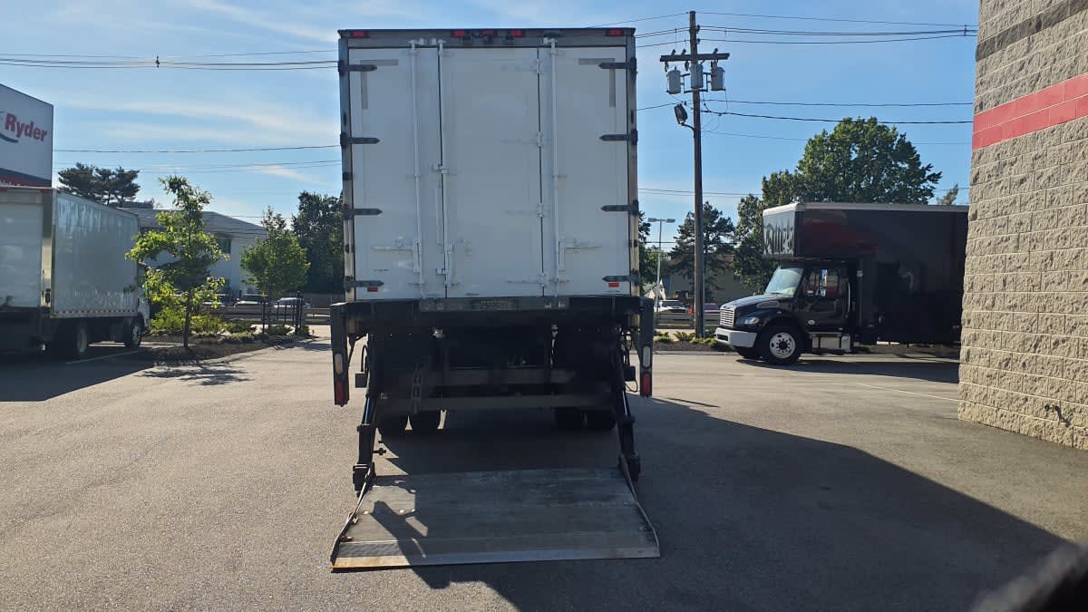 2019 Freightliner/Mercedes M2 106 877668
