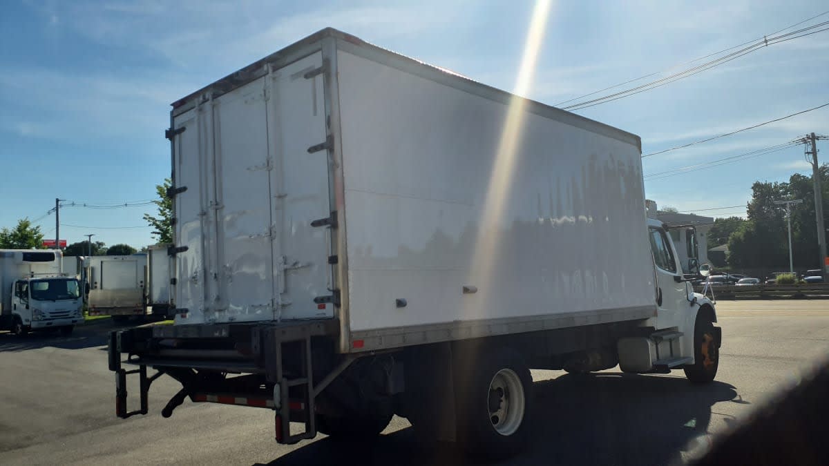 2019 Freightliner/Mercedes M2 106 877668