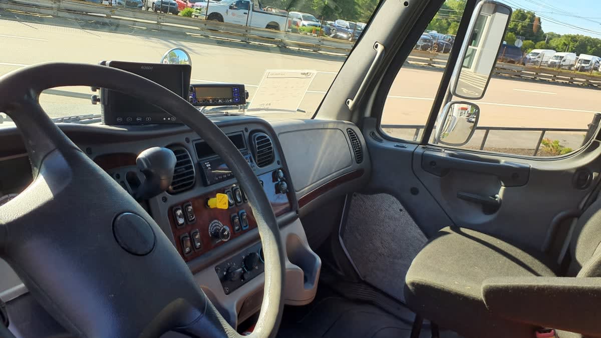 2019 Freightliner/Mercedes M2 106 877668