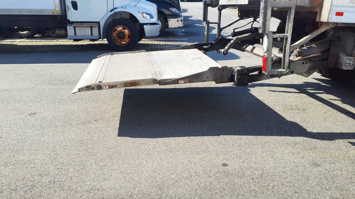 2019 Freightliner/Mercedes M2 106 877670