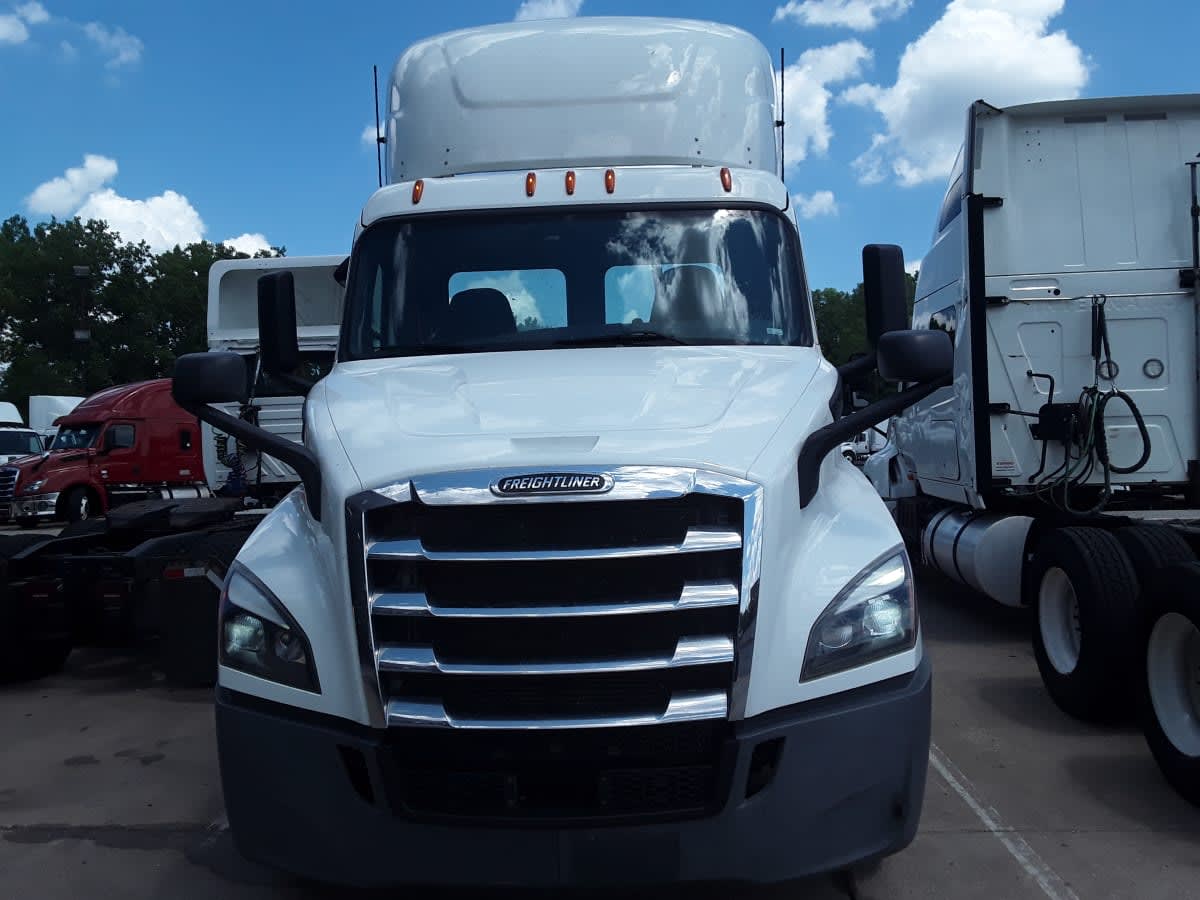 2019 Freightliner NEW CASCADIA 116 877688